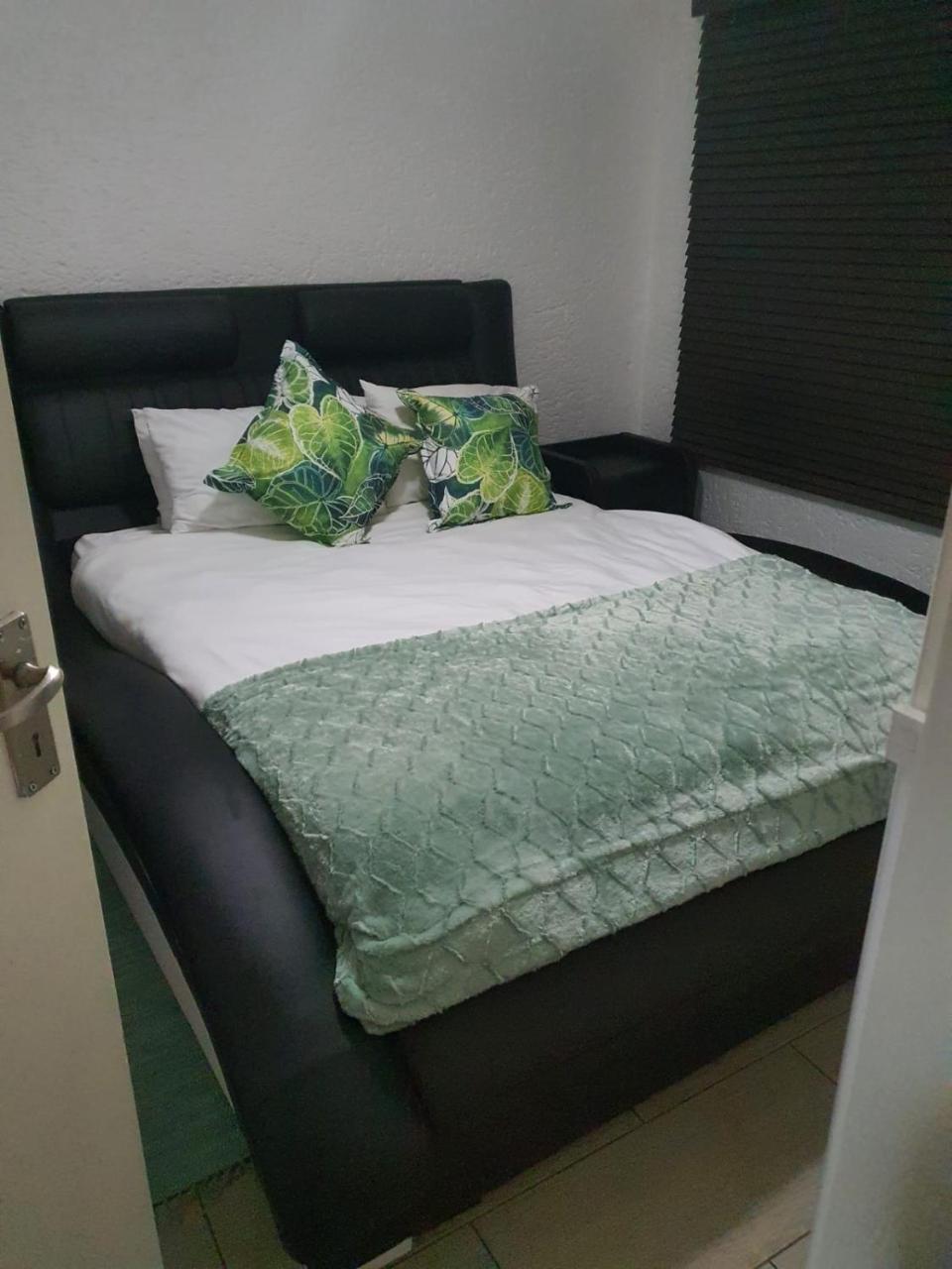 Very spacious 2 bedroom apartment in a perfect location of Sandton - Housity