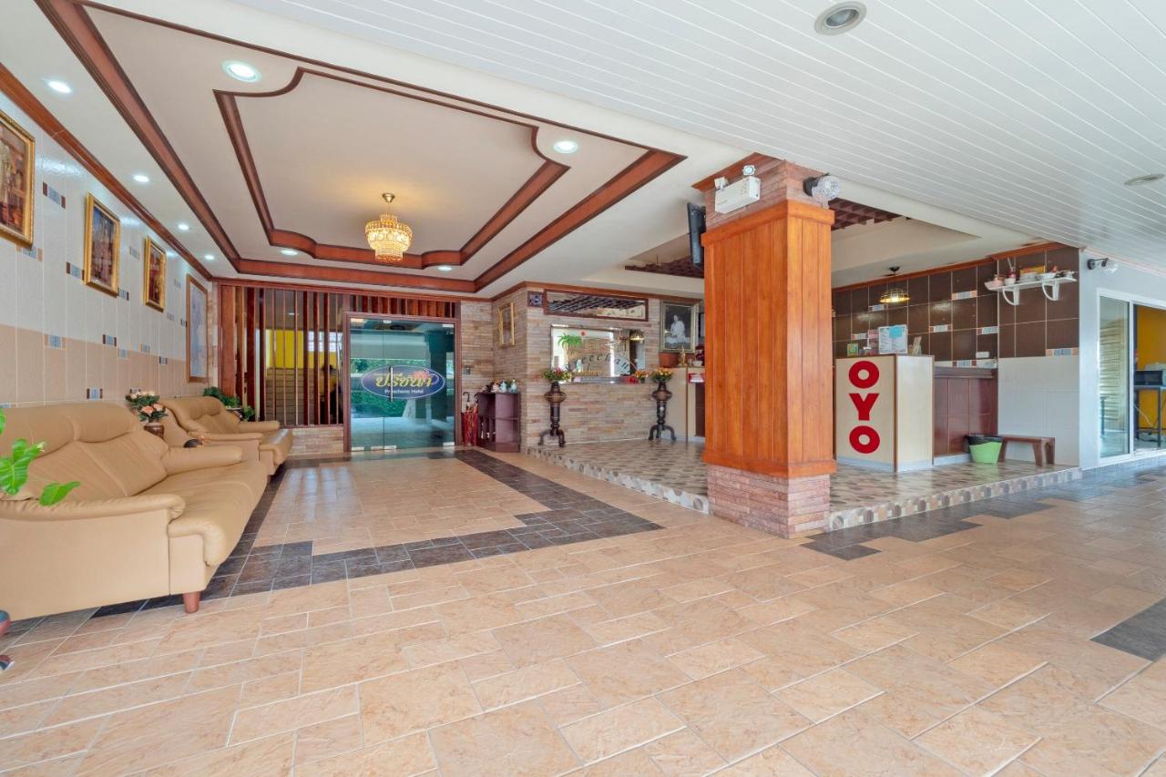 OYO 827 Preechana Golden Place Service Apartment - Housity