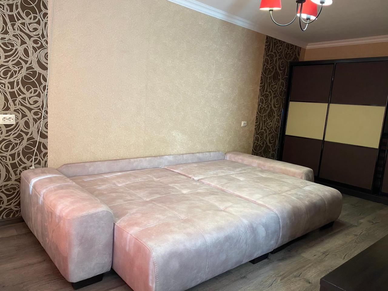 -studio on boulevard of the World - Housity