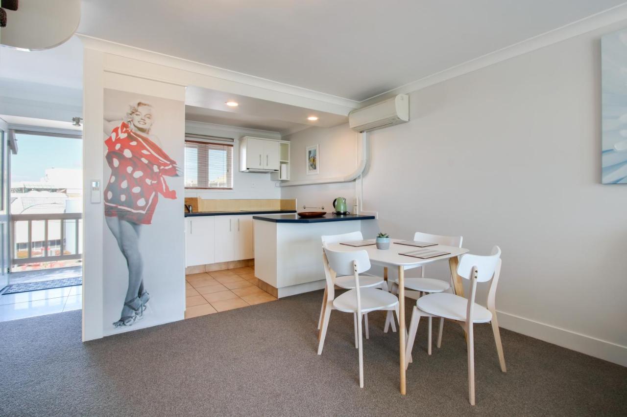 Marilyn At The Beach - Napier Holiday Apartment - Housity