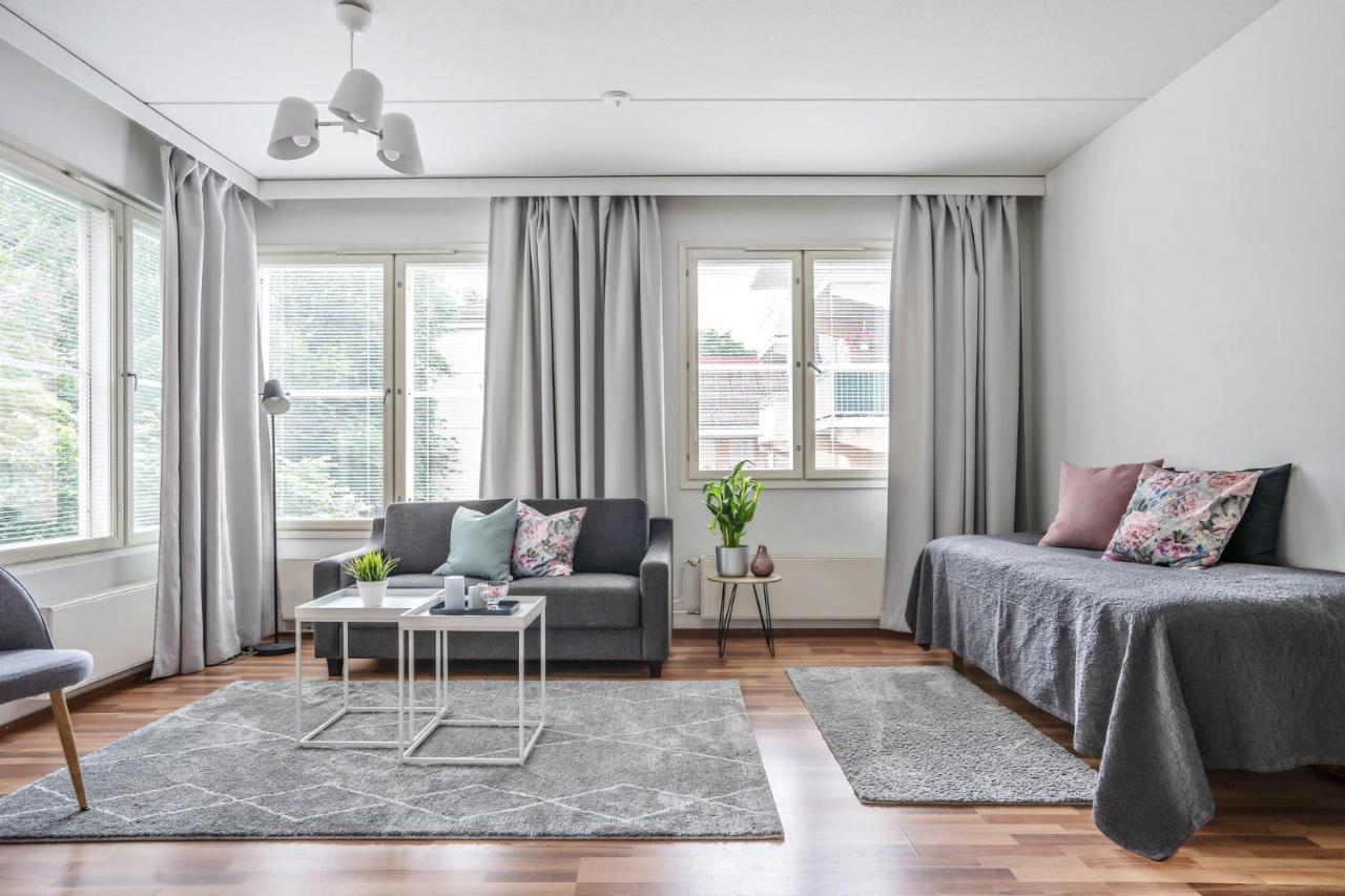 SleepWell Allinkatu with private sauna and parking Housity