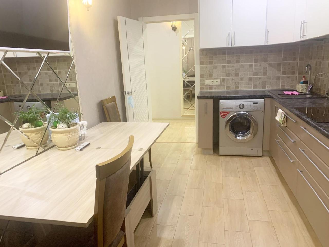 Uiutnye apartamenty na industrial noi - Housity
