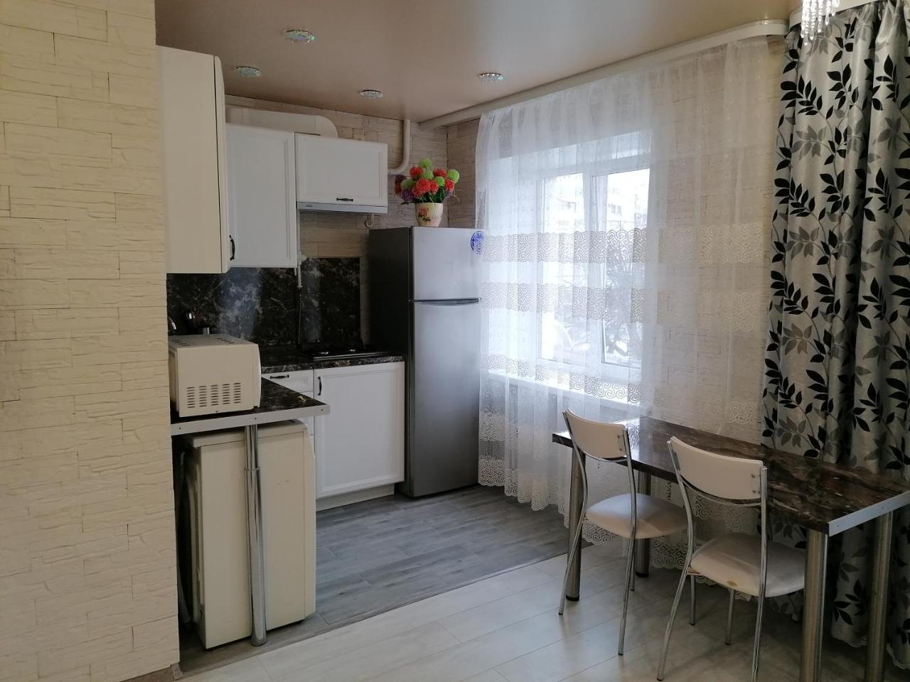 Apartment on Trekhsvyatskaya 28 - Housity