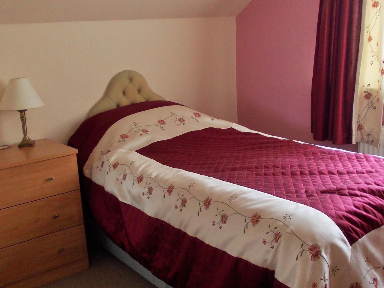 Rose Cottage Bed & Breakfast - Housity