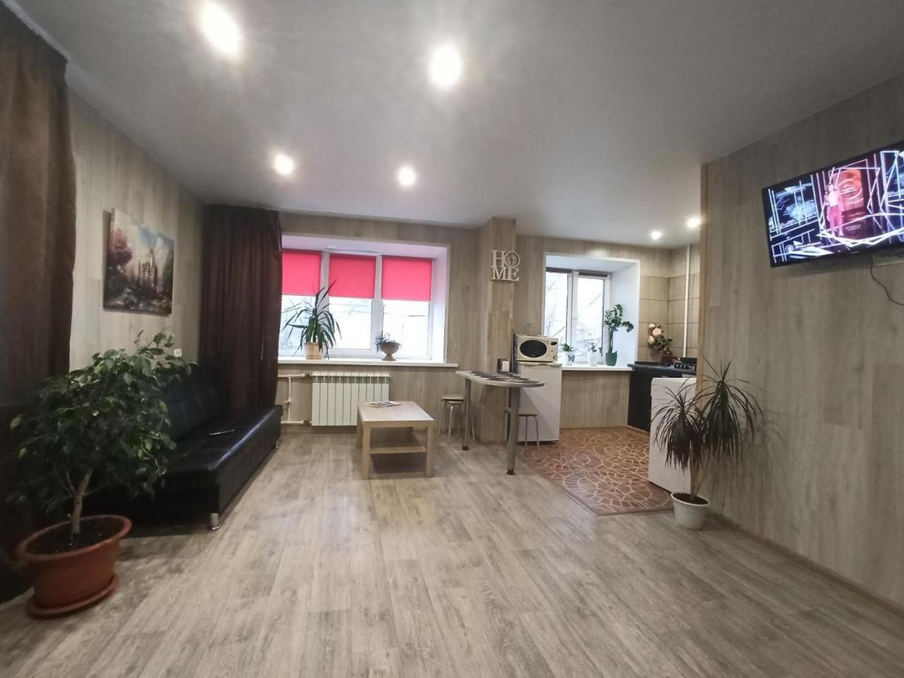 Studiia na ul lunacharskogo - Housity