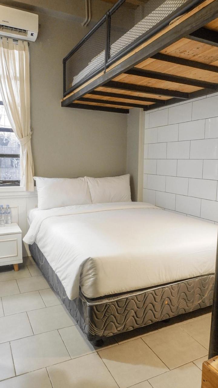 Triple Seven Bed & Breakfast - Housity
