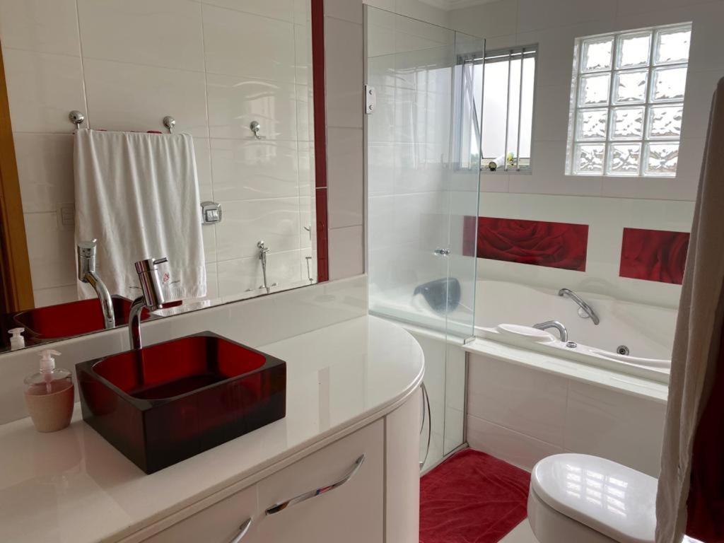 Casa grande e confortável, mobiliada completa ! - Housity