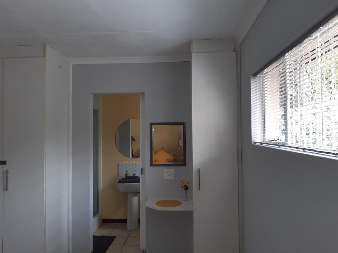 9 - NON Smoking Ground Floor  - Bedfordview - Housity