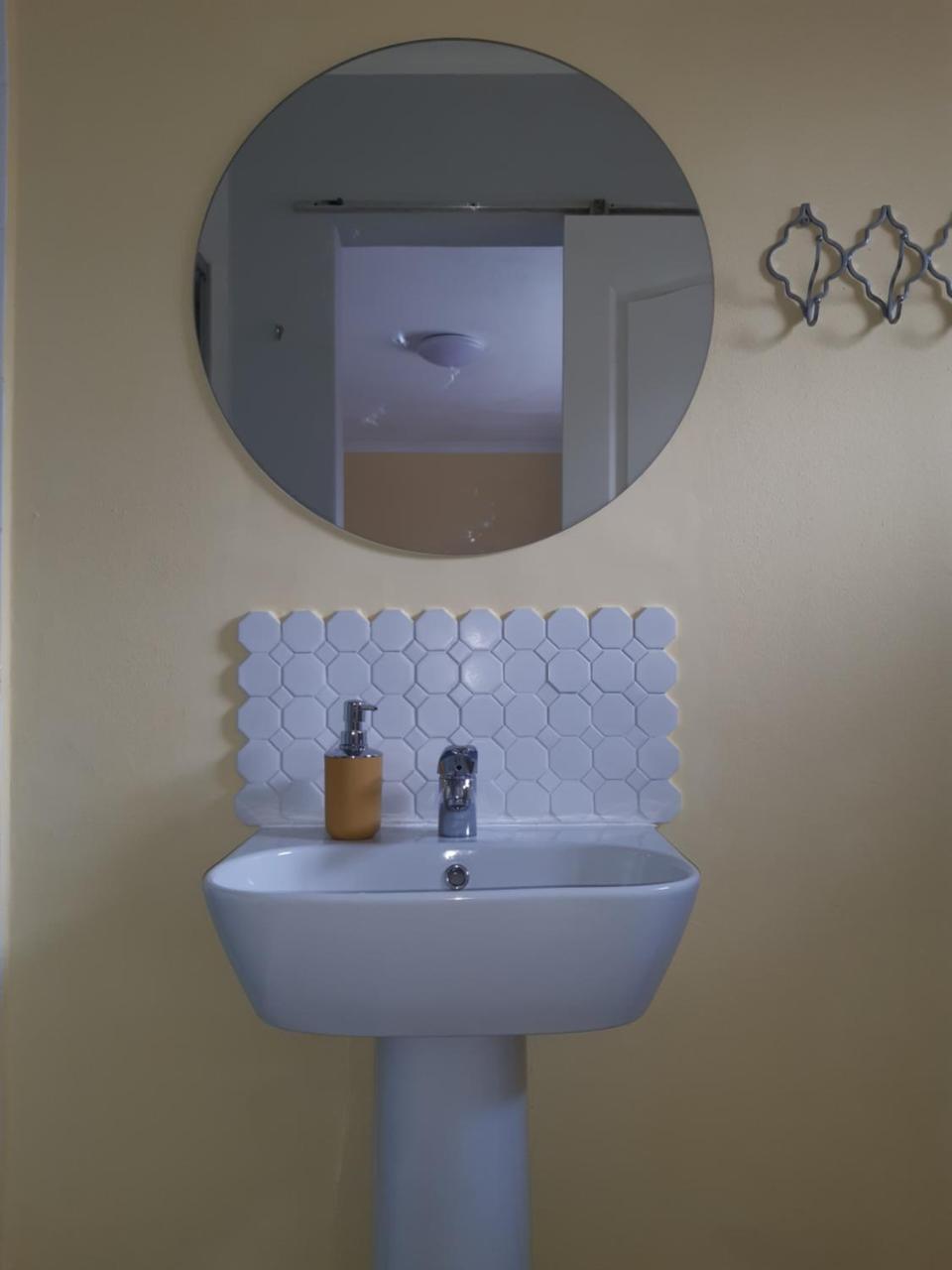 9 - NON Smoking Ground Floor  - Bedfordview - Housity