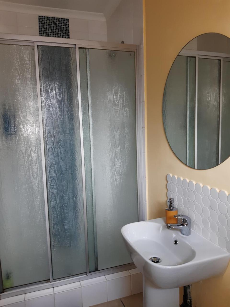 9 - NON Smoking Ground Floor  - Bedfordview - Housity