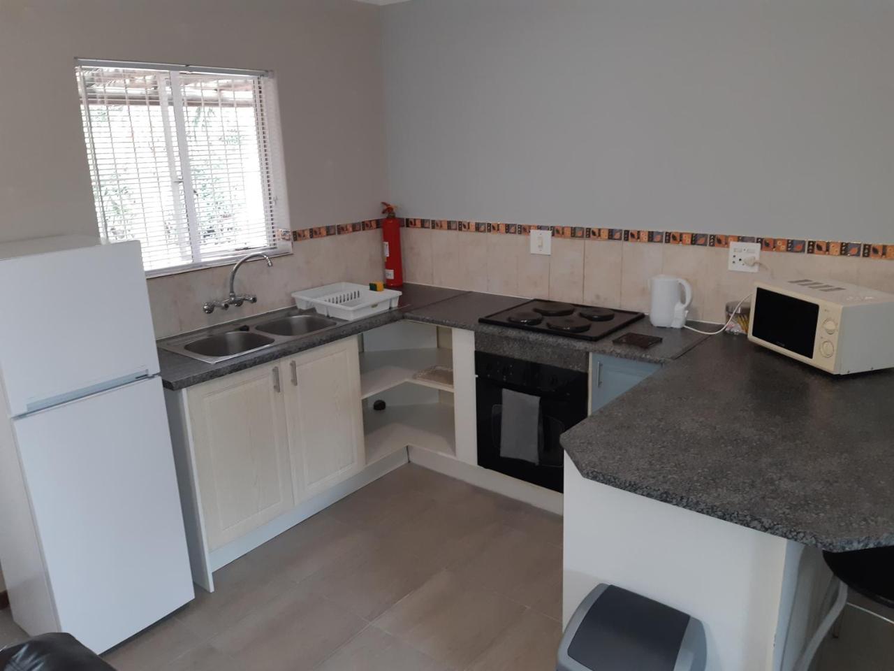 9 - NON Smoking Ground Floor  - Bedfordview - Housity