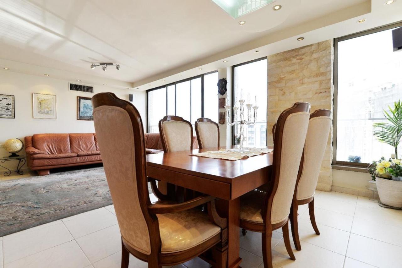 Cozy Room In shared apartment (penthouse) - Housity