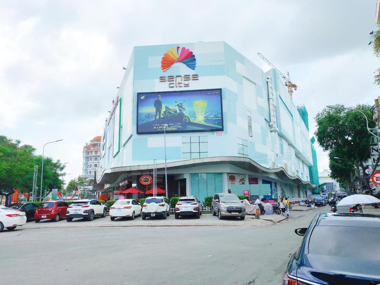 Luxhome - �?ại lộ Hòa Bình - Housity