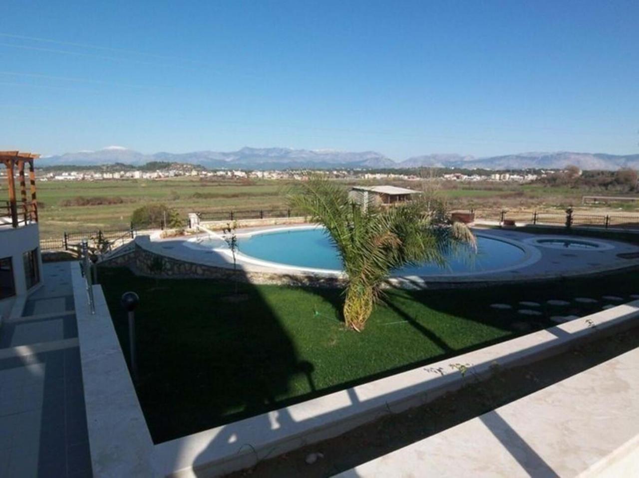 Stunning private 2 bed home in great location and gated community - Housity
