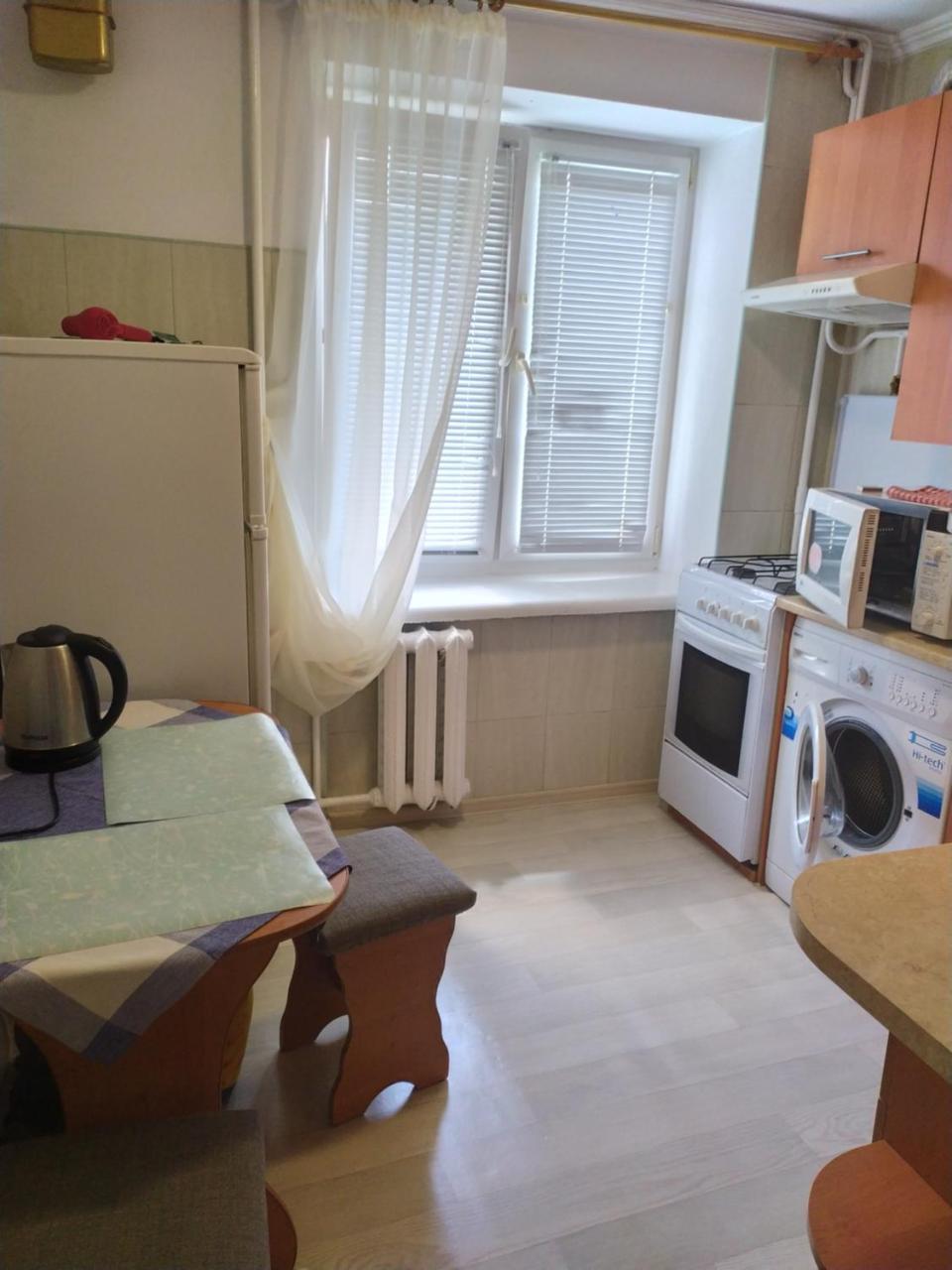 in the center - Housity