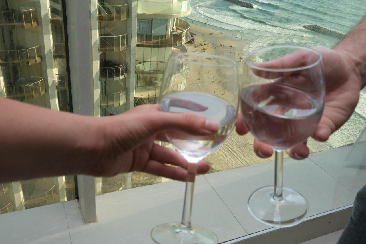 Sunny sea view studio - Housity