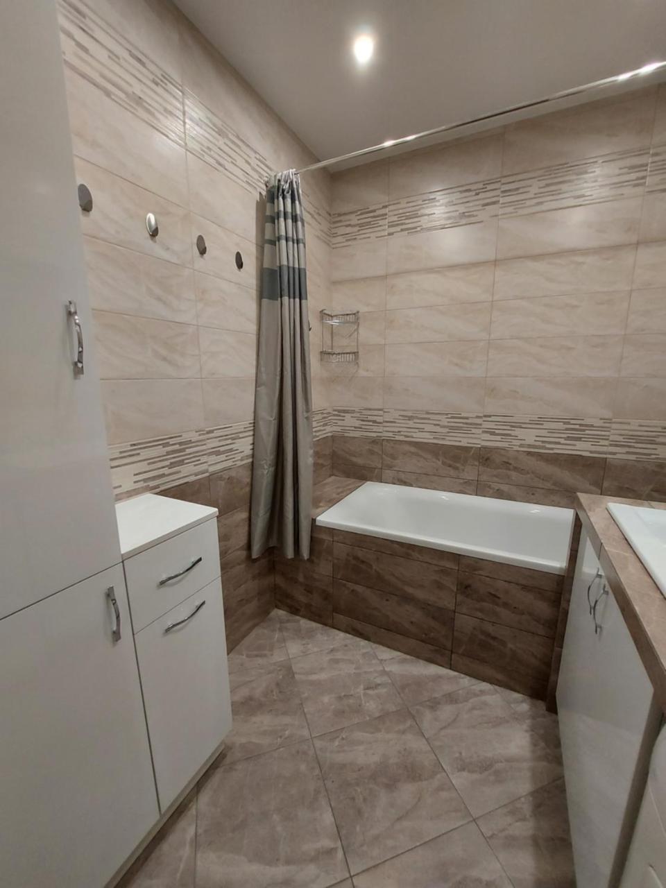 2 ukh komnatnaia kvartira na sutki - Housity