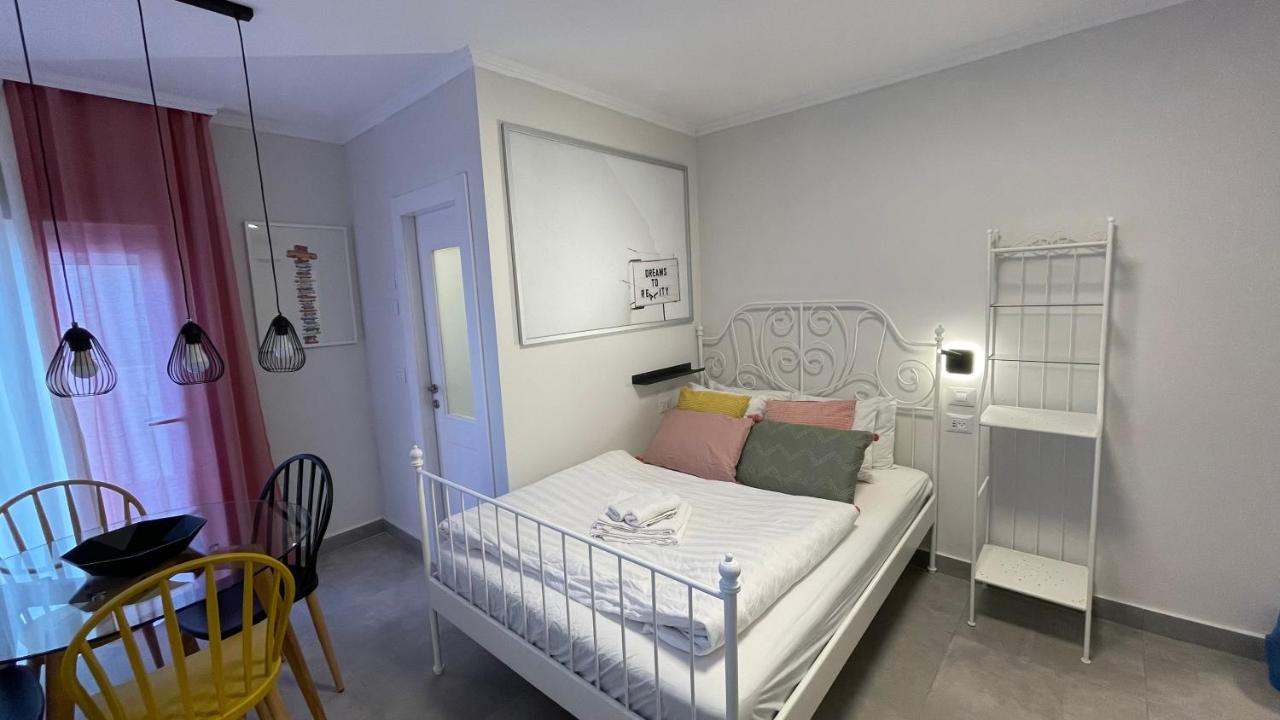 Gabriel  - Jaffa Street - Next To Market - Housity