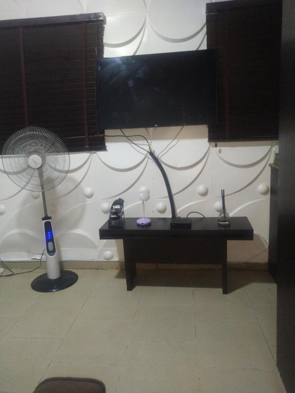 Mantle s- Studio - Housity