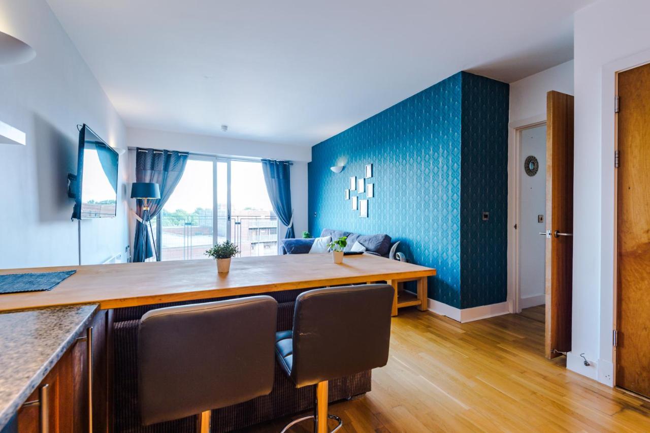 A-K s - Manchester Top Floor 2 Bedroom - Housity