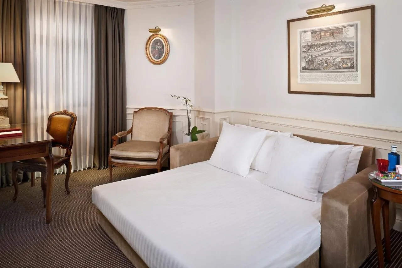 Une image de la chambre de l'Hôtel Fenix Gran Meliá.