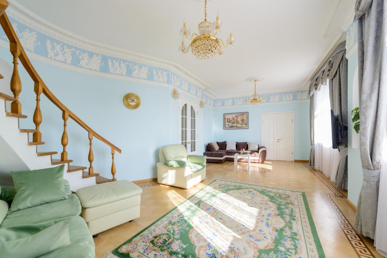 Kremlin view penthouse. 5 rooms. 190 sq.m - Housity