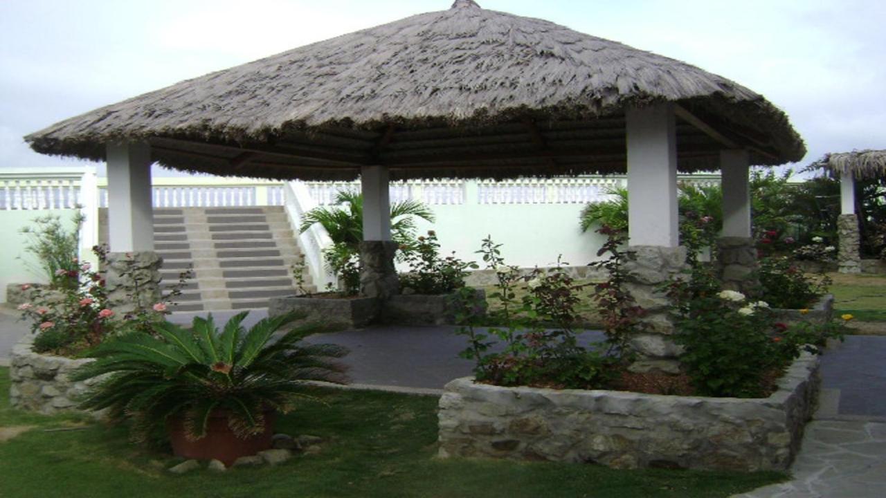Absolute Beach Front 1 Bed Apart Secure Parking - Housity