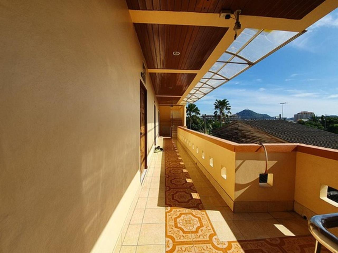 Teerada  Phuket - Housity