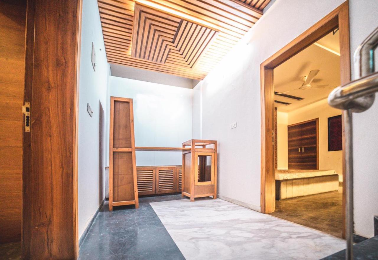 Silver Stone Bungalows - Housity