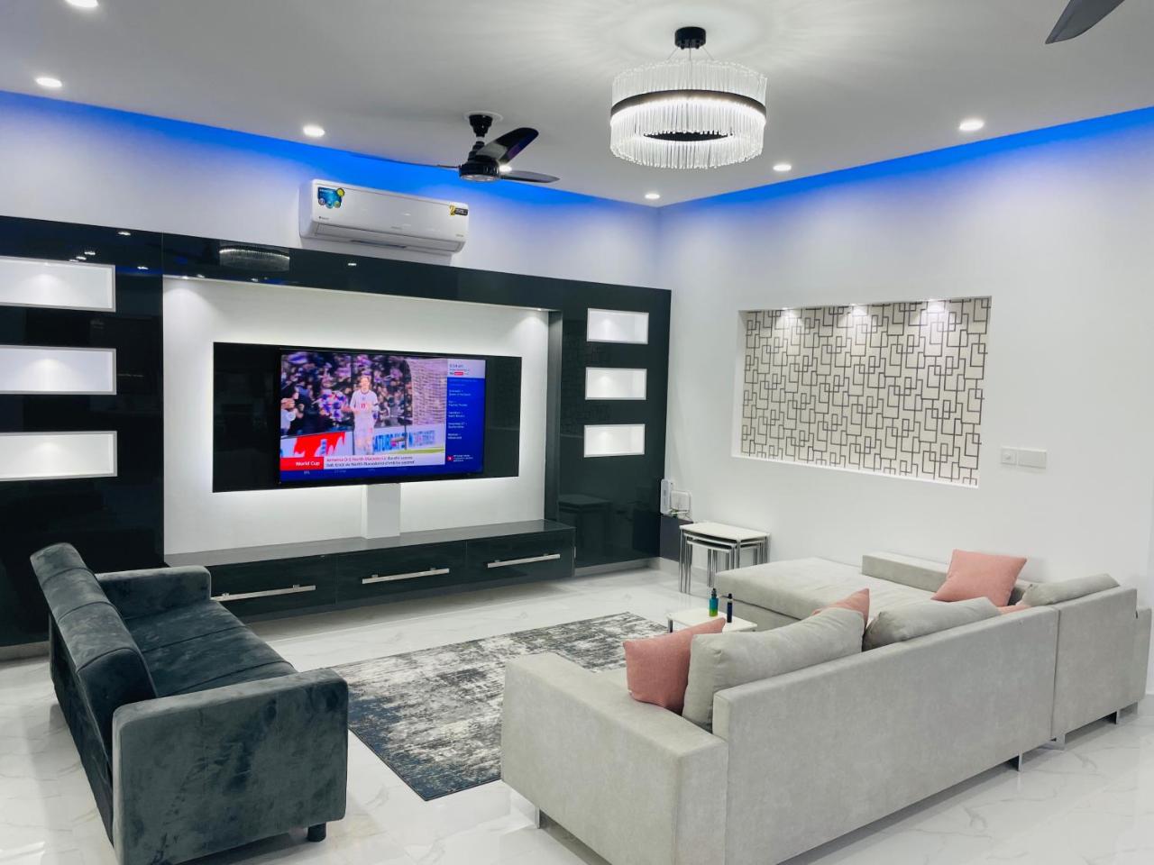 Amazing Modern 2 or 3 Bedroom  in Islamabad - Housity