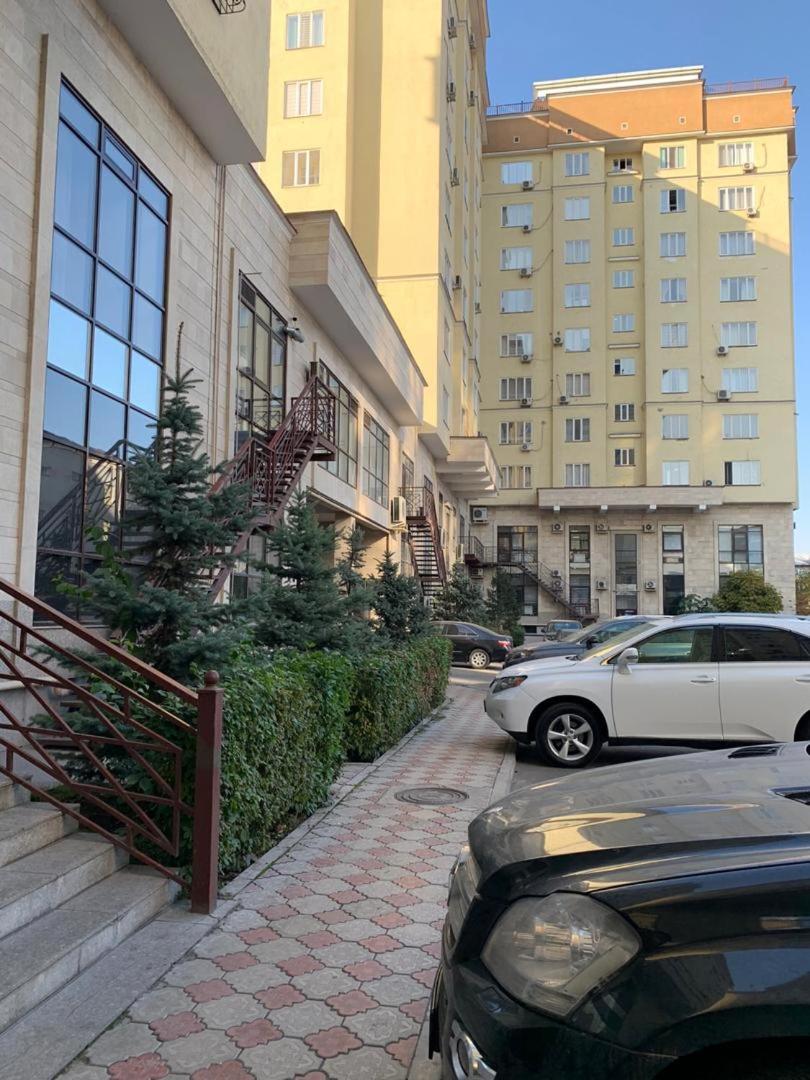 Bishkek, Promenade - Housity