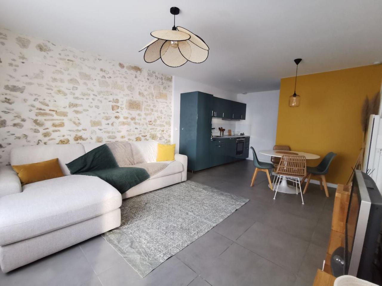 Beautiful one-bedroom apartment at the Beaux Arts - Housity