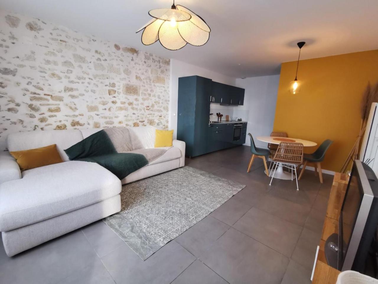 Beautiful one-bedroom apartment at the Beaux Arts - Housity