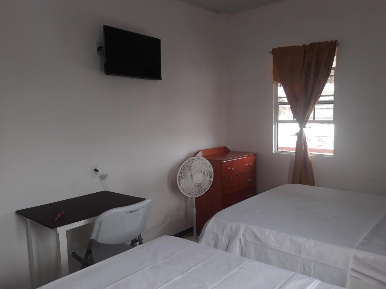 Julian Guest House - Housity