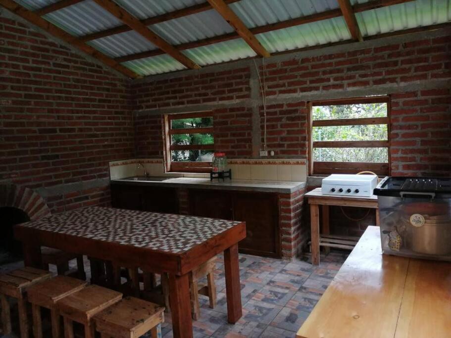 Apaneca, cabaña familiar completa, 12 personas - Housity