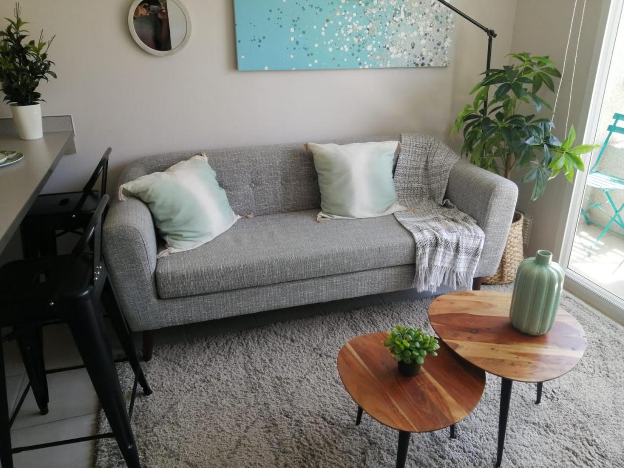 Hermoso departamento con piscina, muy cerca del centro, playas, malls, hipermercado, hospital y cl�nicas