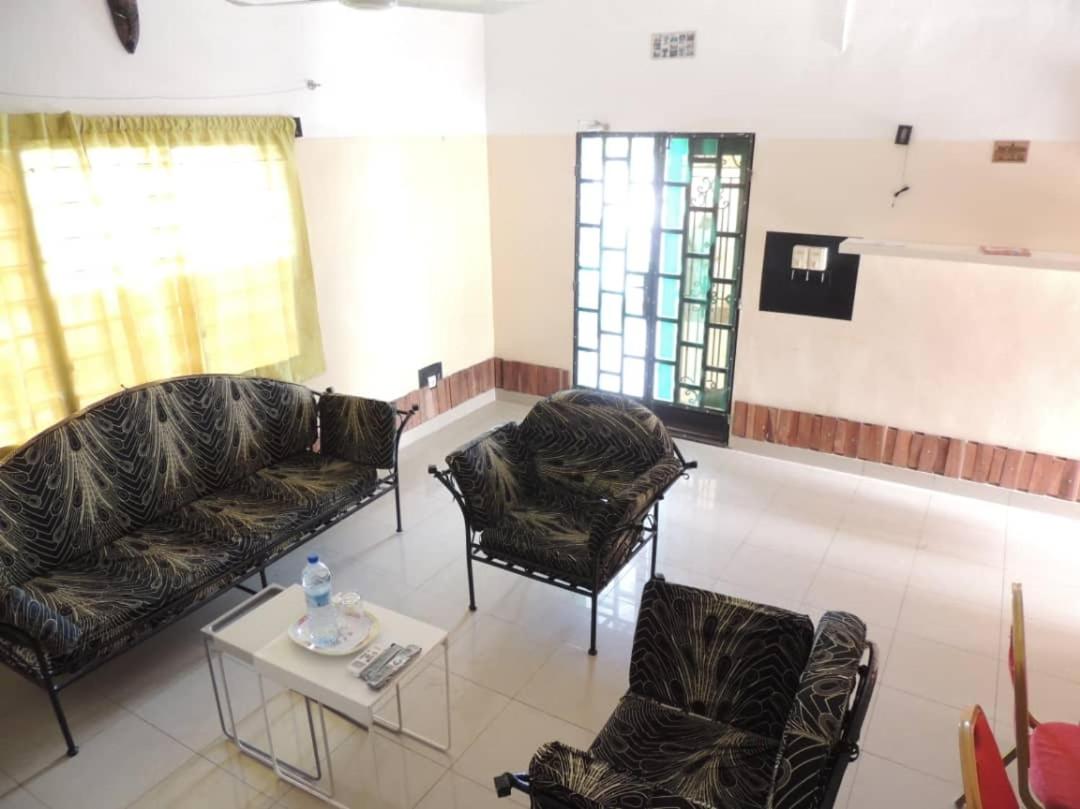 Feel Well Guest House - Housity