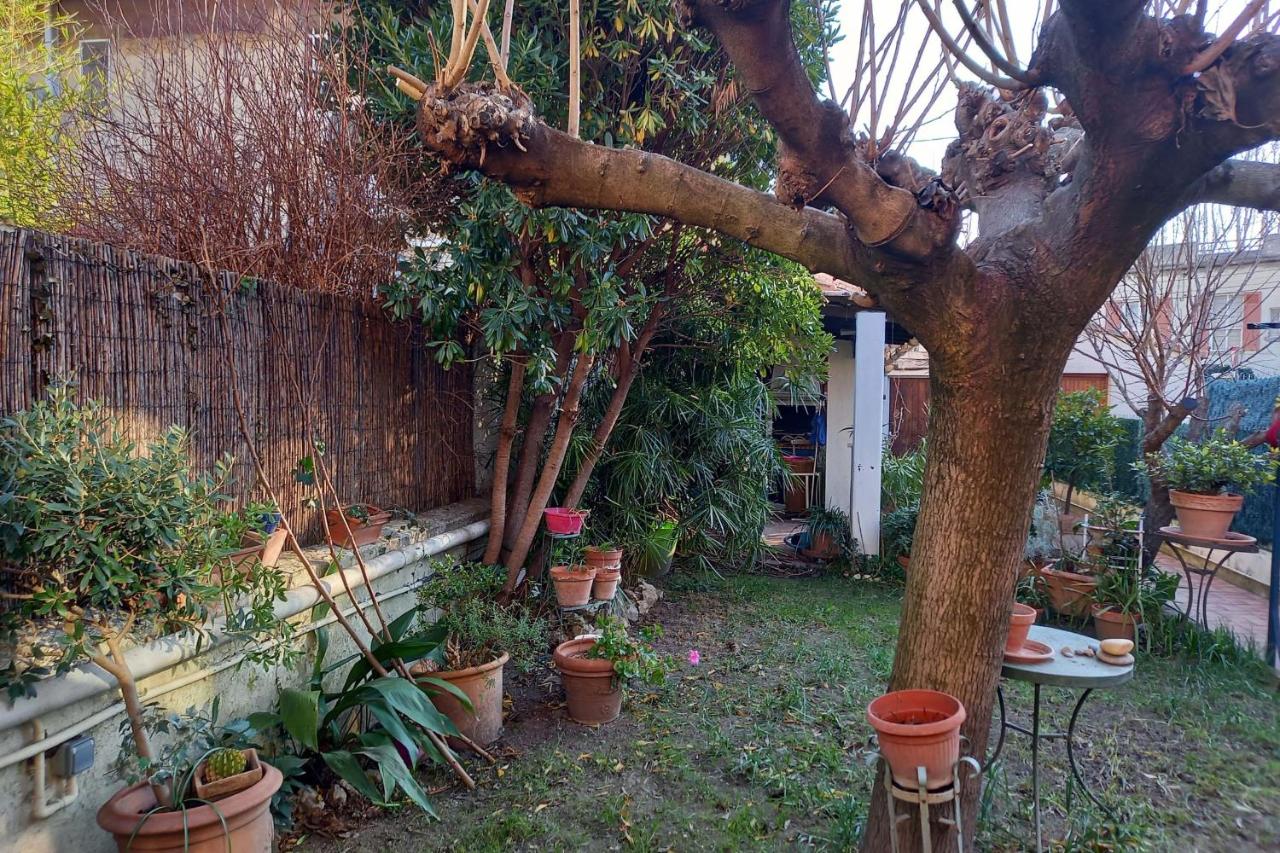Apartment with garden at the gates of Avignon - Housity