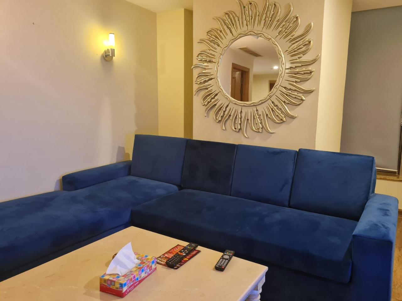 ROYAL APARTMENTS INC - Housity