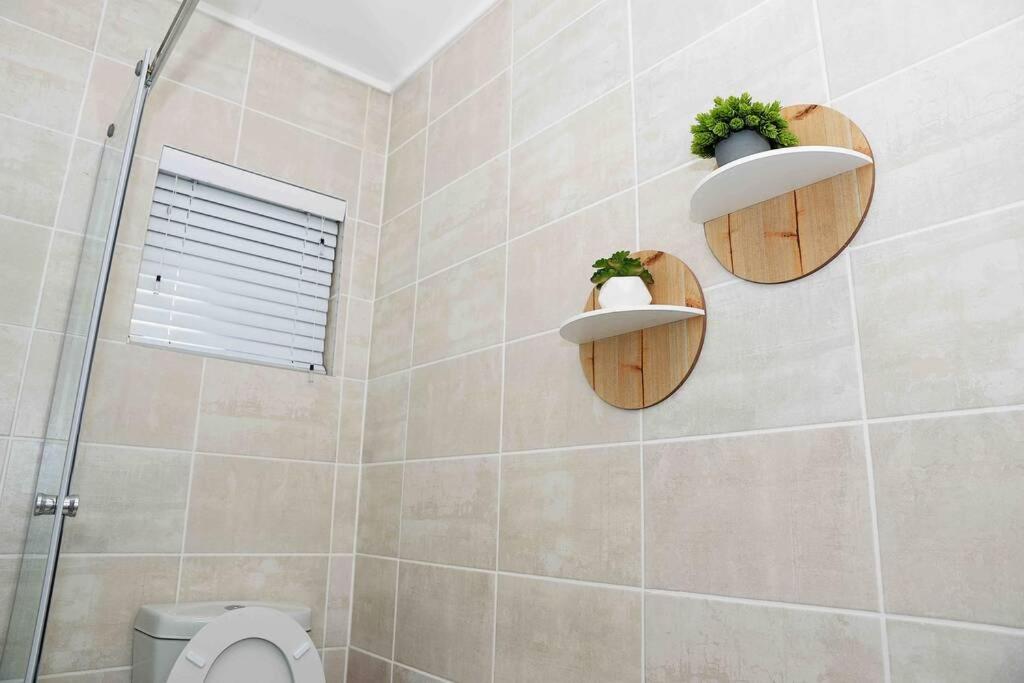 LuxAid  - Luxurious Garden Flat - Housity