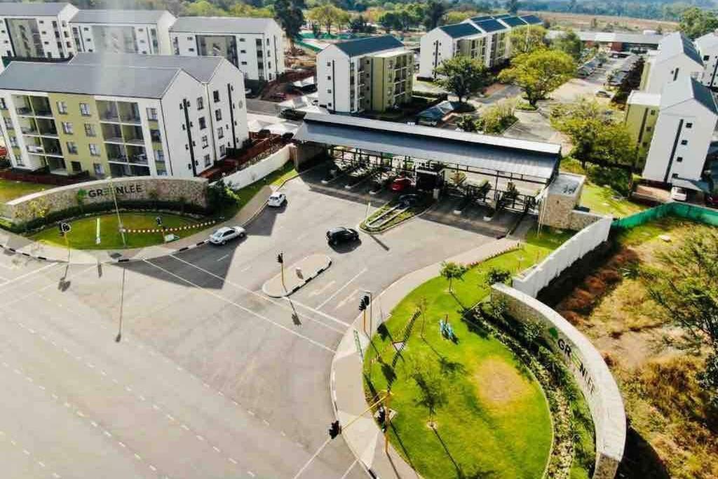 LuxAid  - Luxurious Garden Flat - Housity