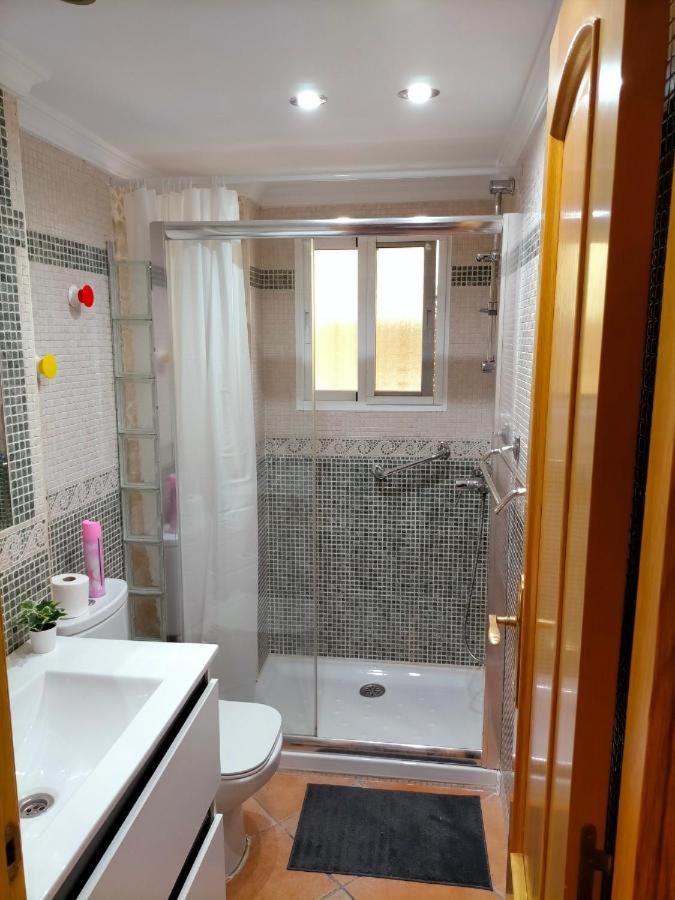 Lovely Home - Casa Luisa. 5 min de la playa de la Misericordia - Housity