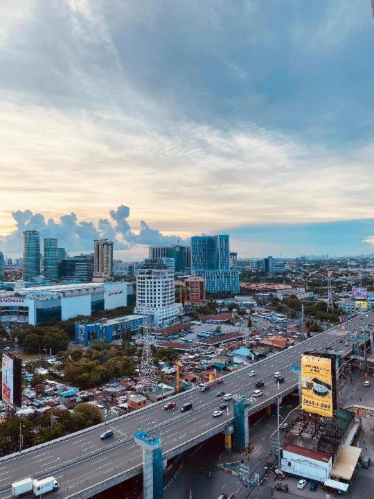 Avida Tower Alabang Altura studio unit for rent near Alabang CBD - Housity