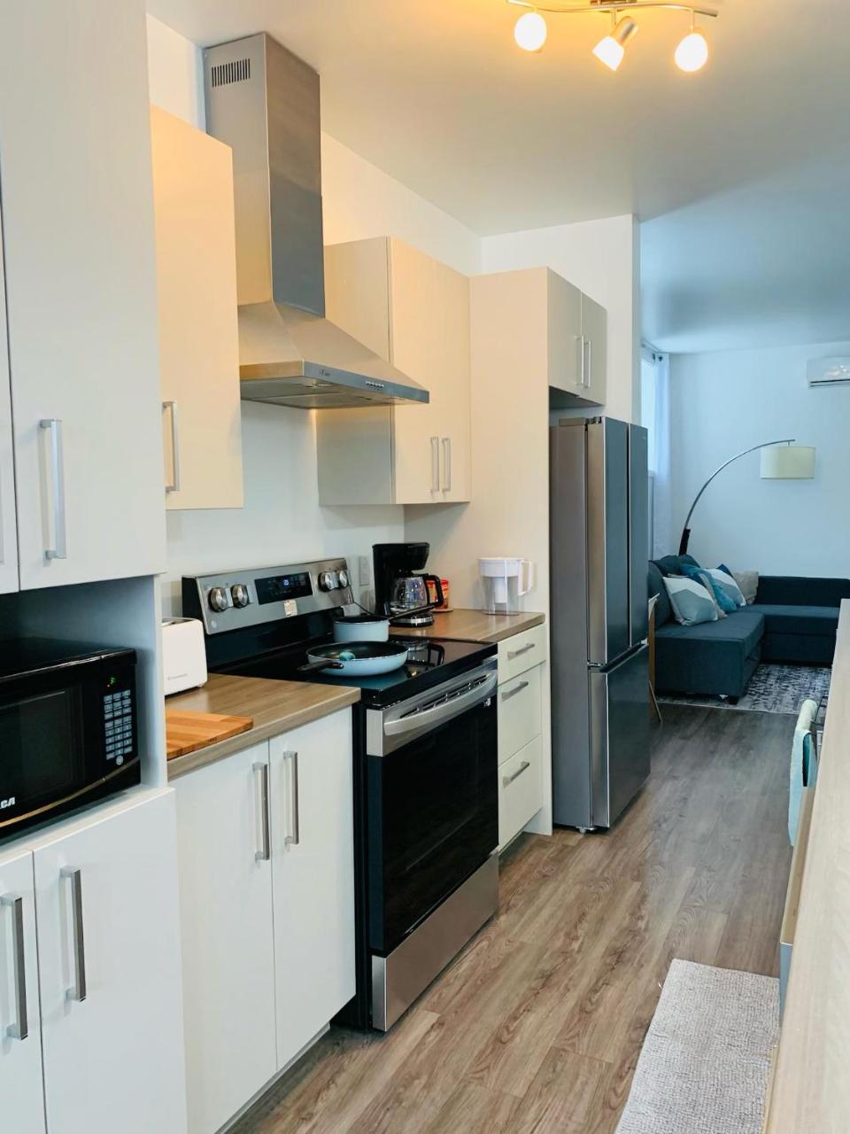 OTTAWA-GATINEAU Luxurious and Peaceful Townhouse with All You Need! - Housity