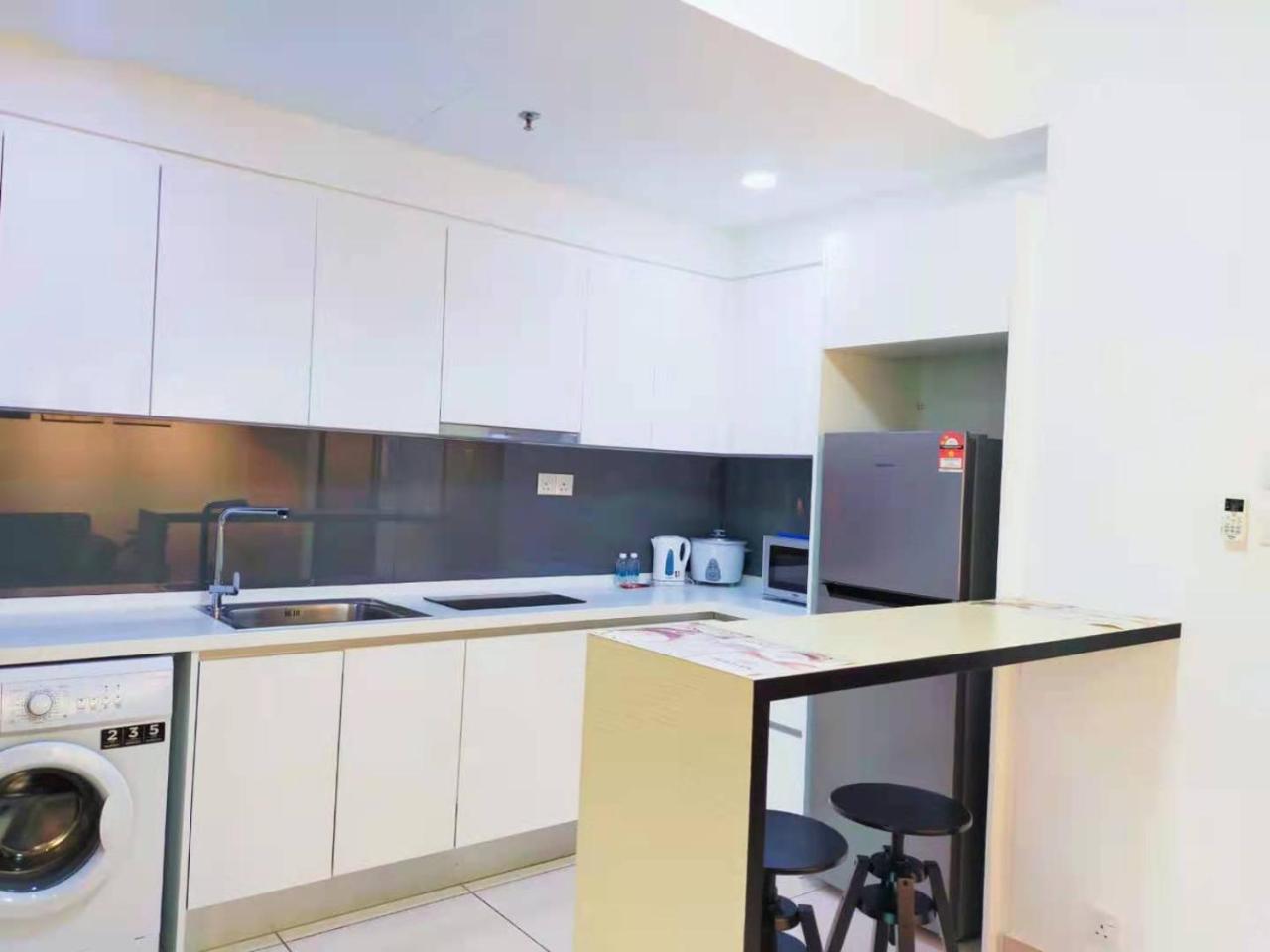 E & D HOSPITALITY at Almas suites puteri harbour - Housity