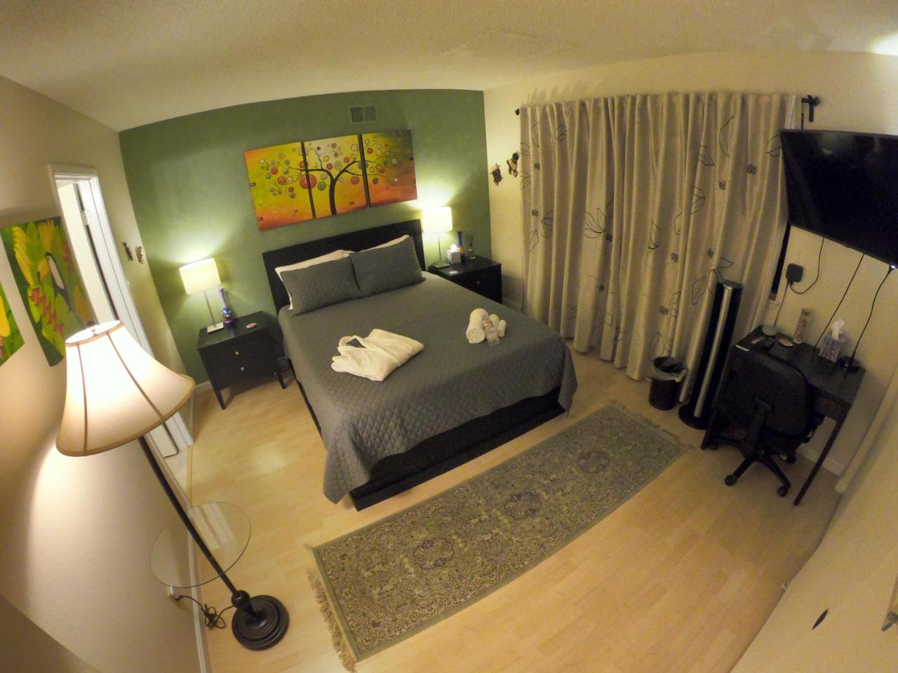 Cloud House Indoor Heated Pool & Jacuzzi - Housity