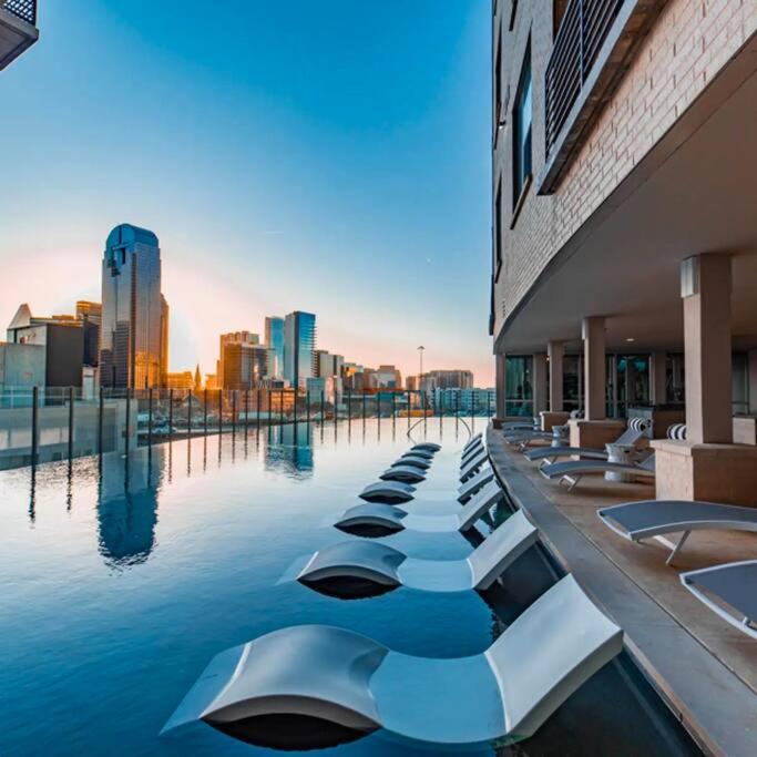 Gorgeous High Rise in Downtown Dallas - Housity