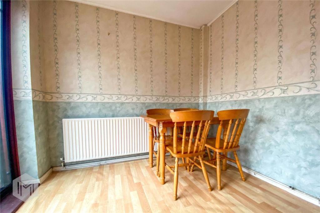 Birchwood Private Room for  2 - Housity