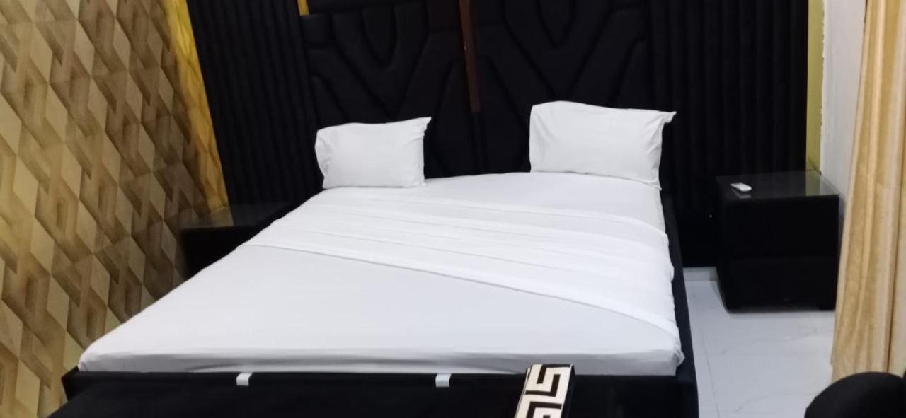 S.R Luxury s - Housity