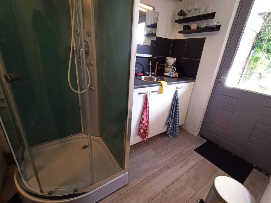 Economische woonstudio met overdekt terrasje - Housity